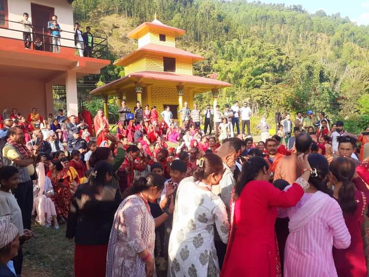 आज शिद्ध मन्दिरमा दहखोले गिरी महन्तहरुको सामुहिक कुलपुजा हुँदै