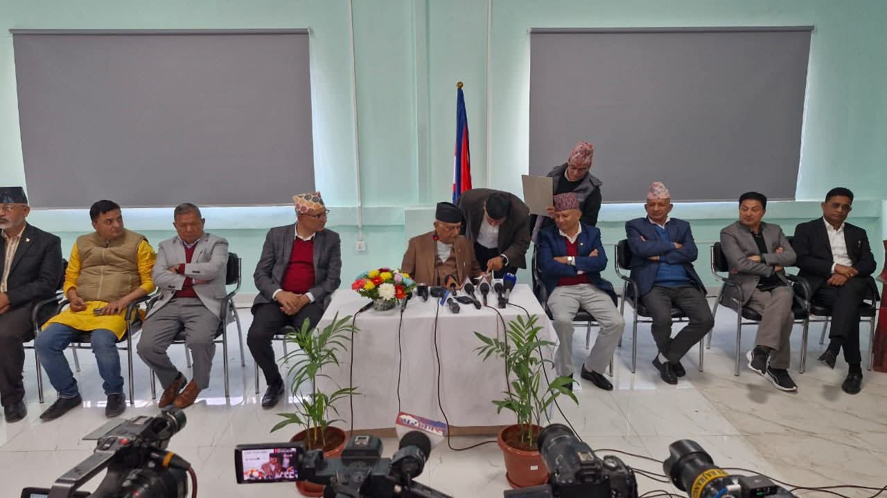 एमाले संसदीय दलको बैठक च्यासलमा सुरु