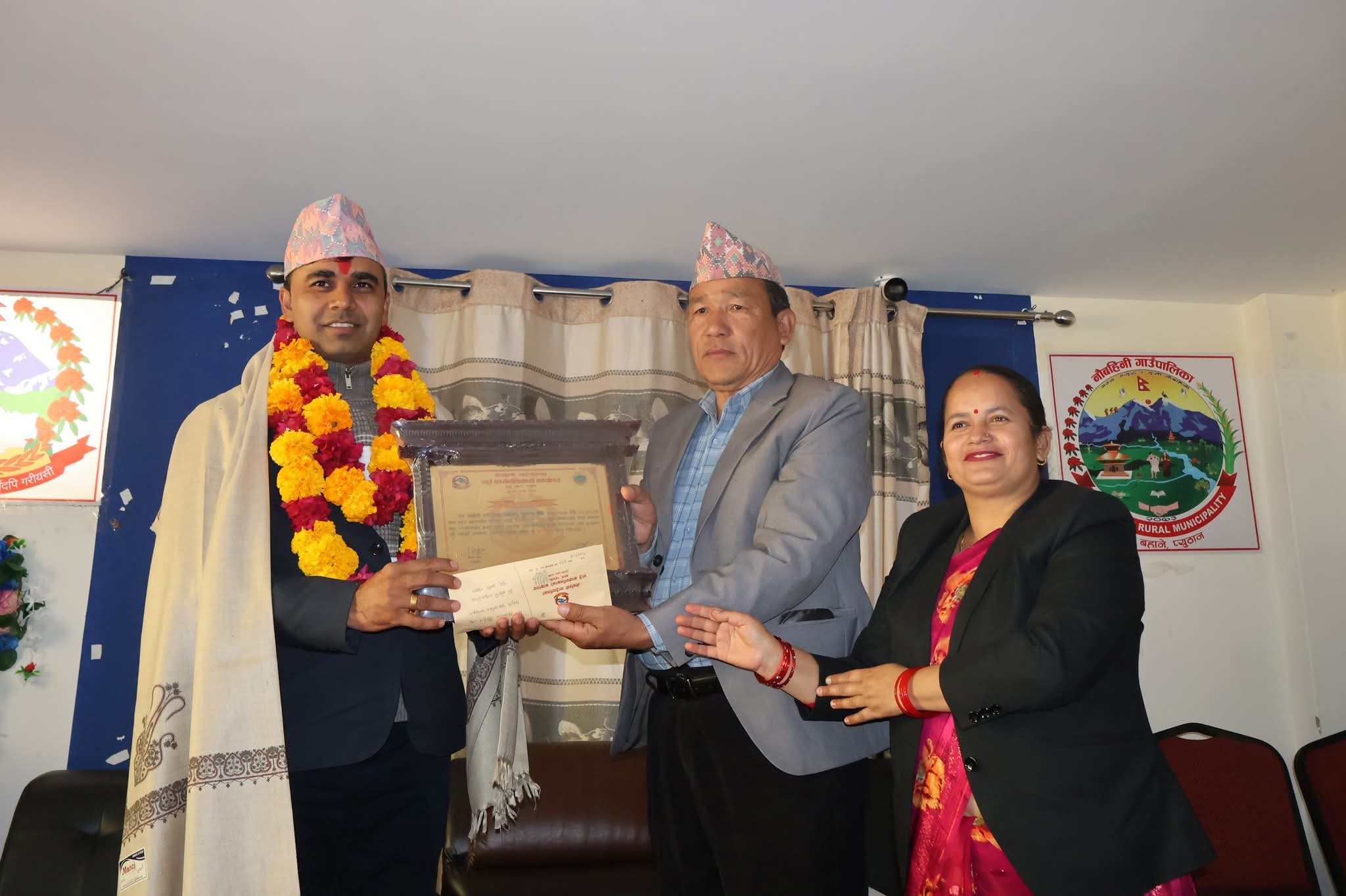 नौबहिनी गाउँपालिकाद्वारा प्रमुख प्रशासकीय अधिकृत शिव पौडेलको बिदाई