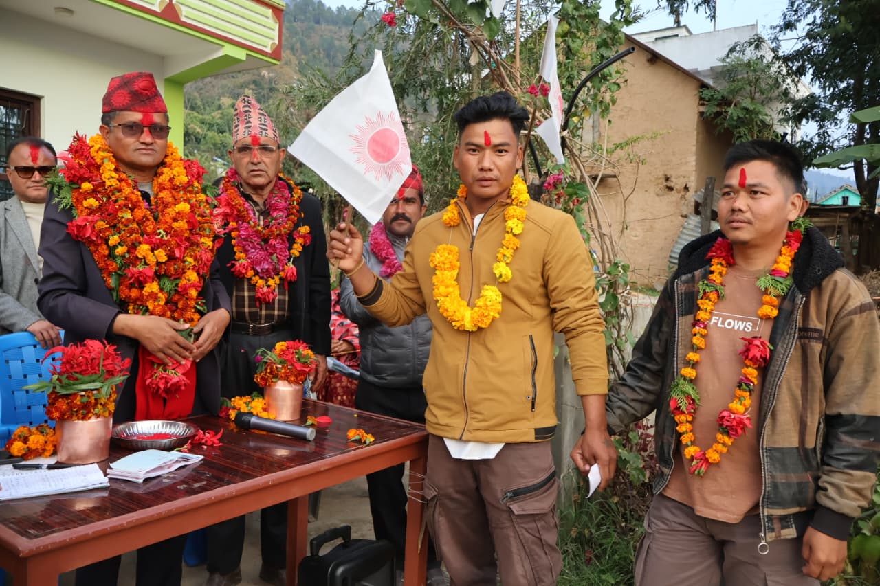 एमाले प्रति युवाको आकर्षण, सारीमा कांग्रेस परित्याग गरि एमाले प्रबेश