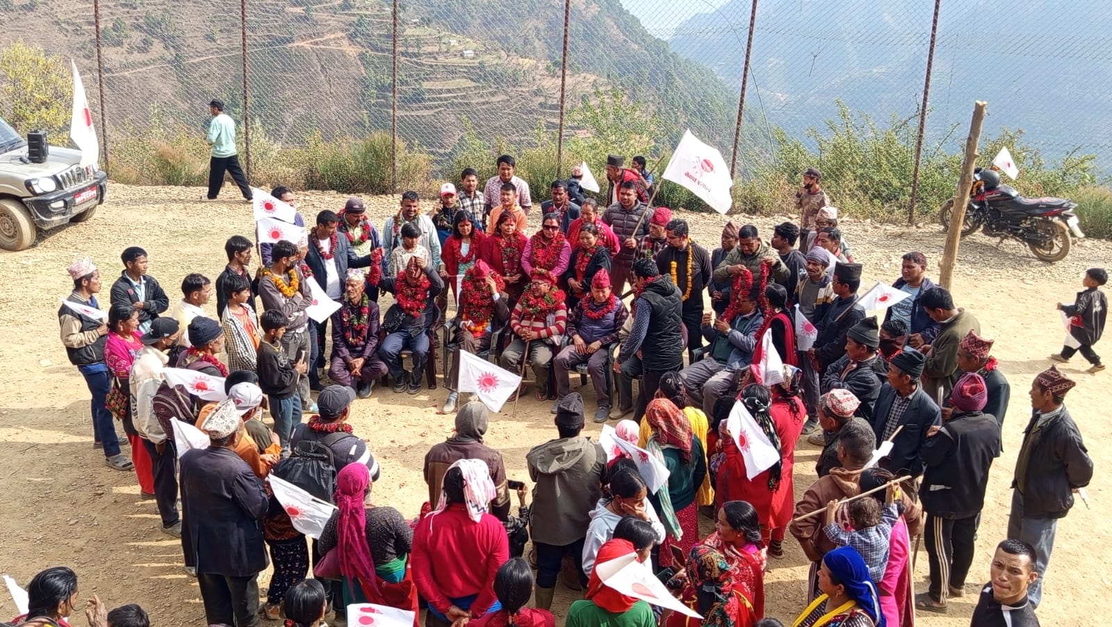 जुम्रिकाँडाका ठाँऊ–ठाँऊमा सूर्य थापाको जनभेटघाट