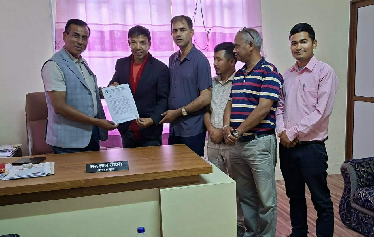 पत्रकार महासंघद्वारा नेपाल नगरपालिका सङ्घलाई ज्ञापनपत्र