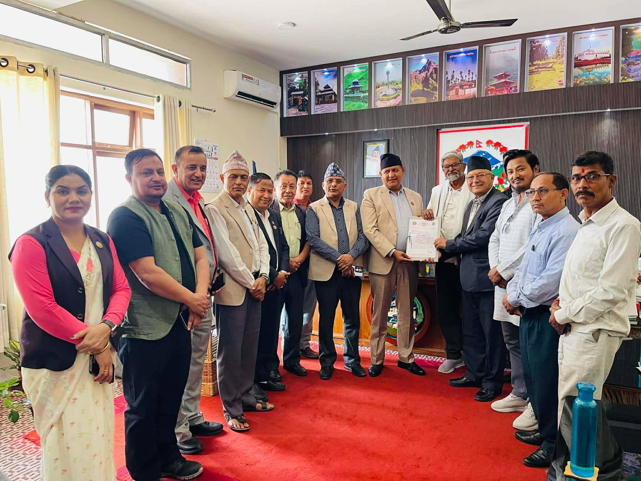 शुद्धोधन लोकमार्ग निर्माणका लागि बजेट माग गर्दै मुख्यमन्त्रीलाई ज्ञापनपत्र