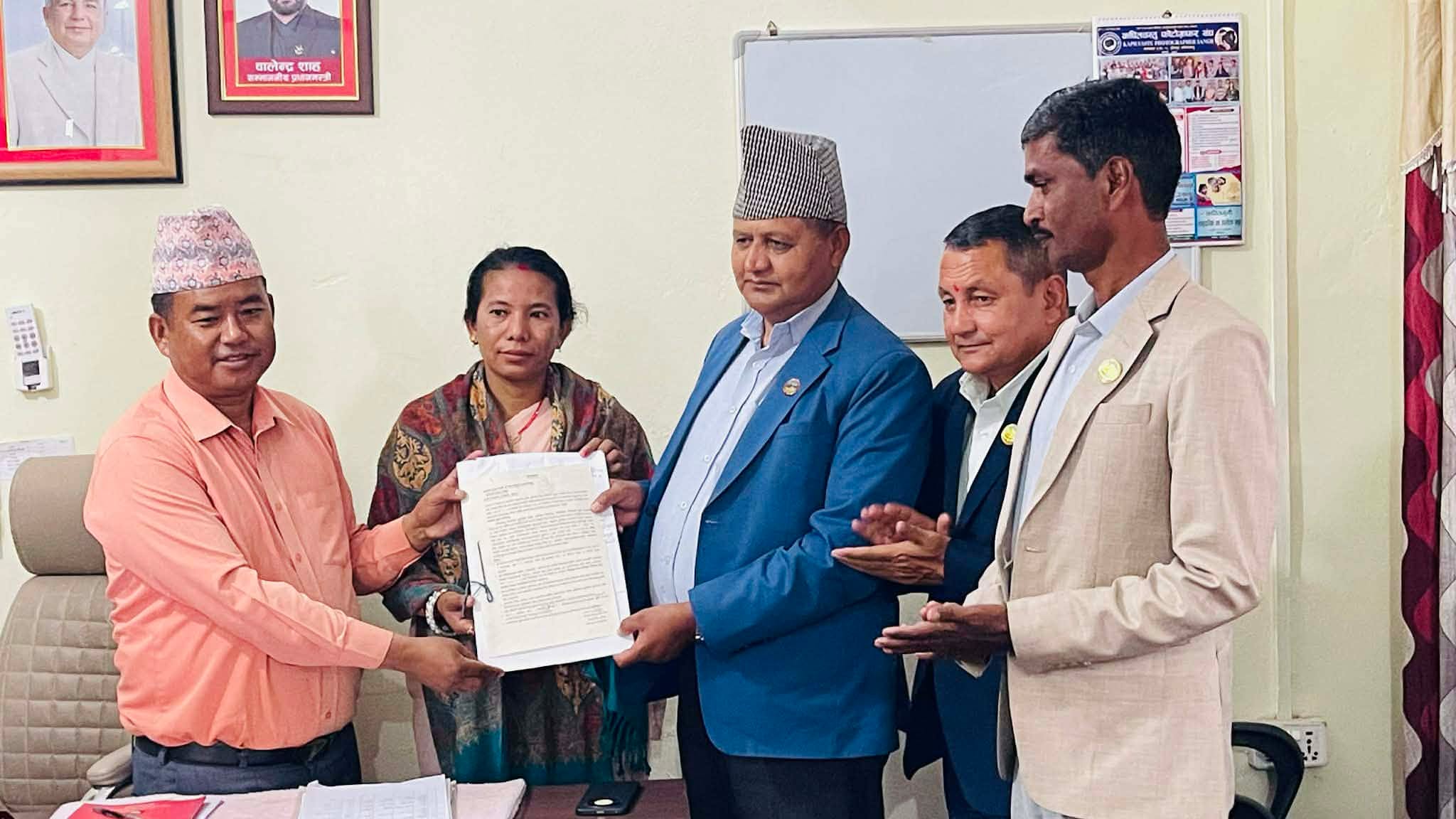 विजयनगरका विकास योजना अघि बढाउन मुख्यमन्त्रीसमक्ष ज्ञापनपत्र पेश