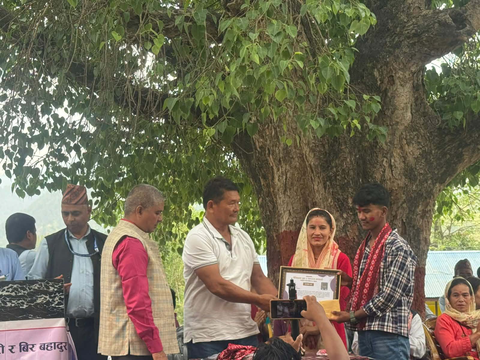 एसईइमा उत्कृष्ट जिपिए ल्याउने विद्यार्थीलाई सम्मान