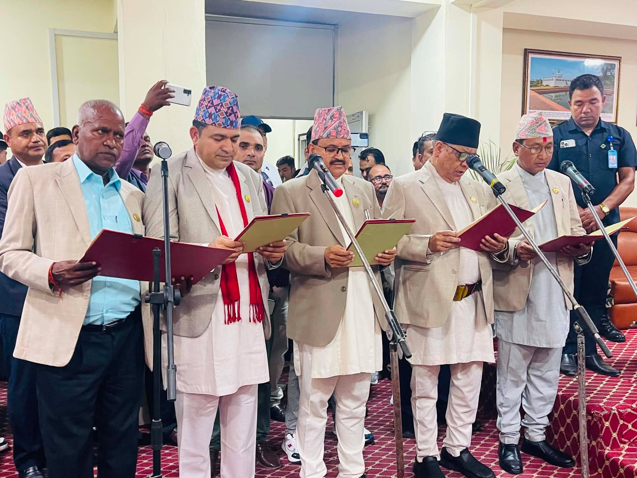 लुम्बिनी प्रदेश मन्त्रिपरिषद् पुनर्गठन, पाँच नयाँ मन्त्रीको शपथ