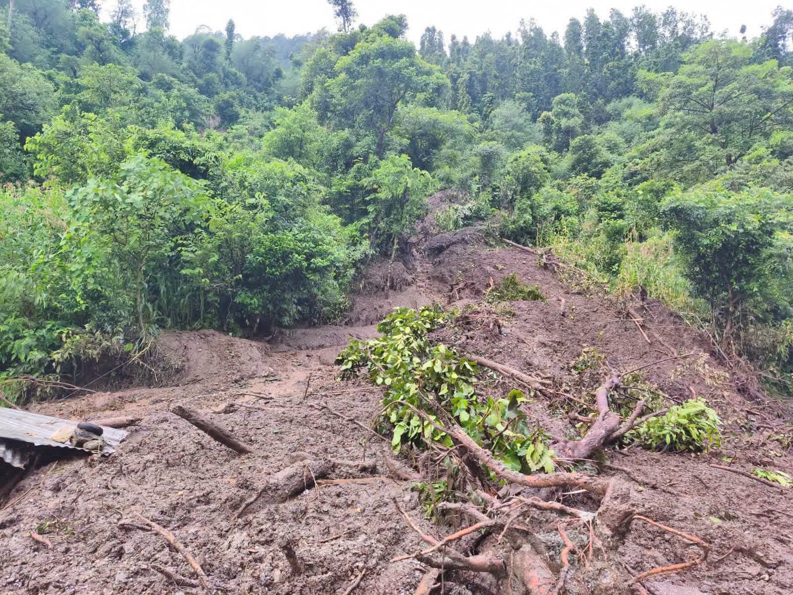 जाजरकोटमा पहिरो अपडेट : एक जनाको मृत्यु, तीन जना बेपत्ता, सात घाइते