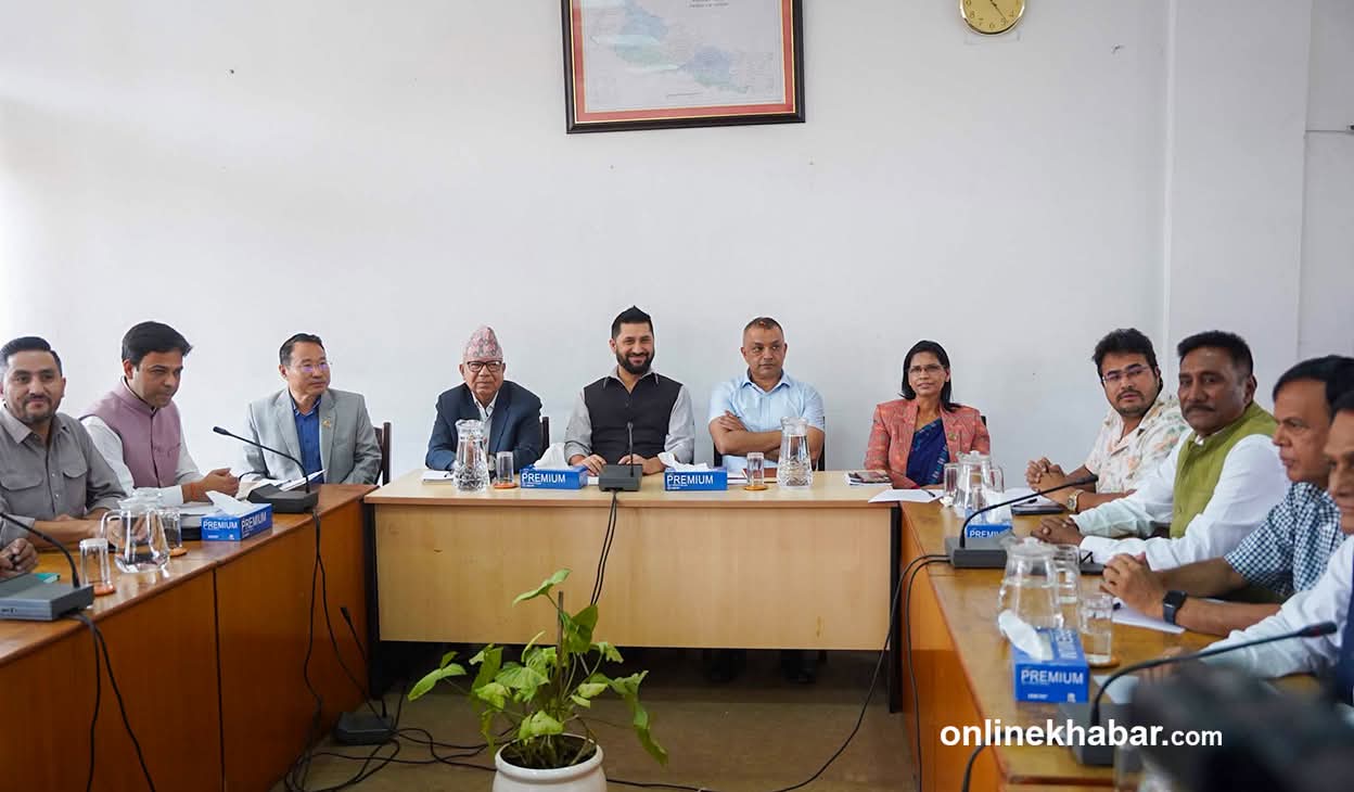 सिंहरदरबारमा सर्वदलीय बैठक सुरु