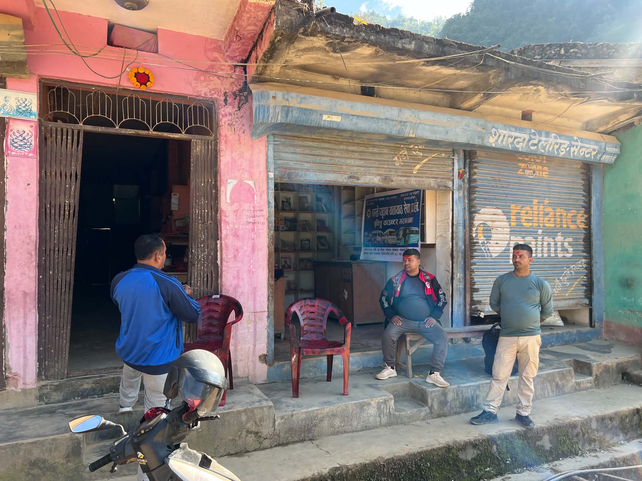 मरन्ठानामा नमस्ते यातायातको काउन्टर खुल्यो, टिकट नपाउँदा यात्रुलाई सास्ती